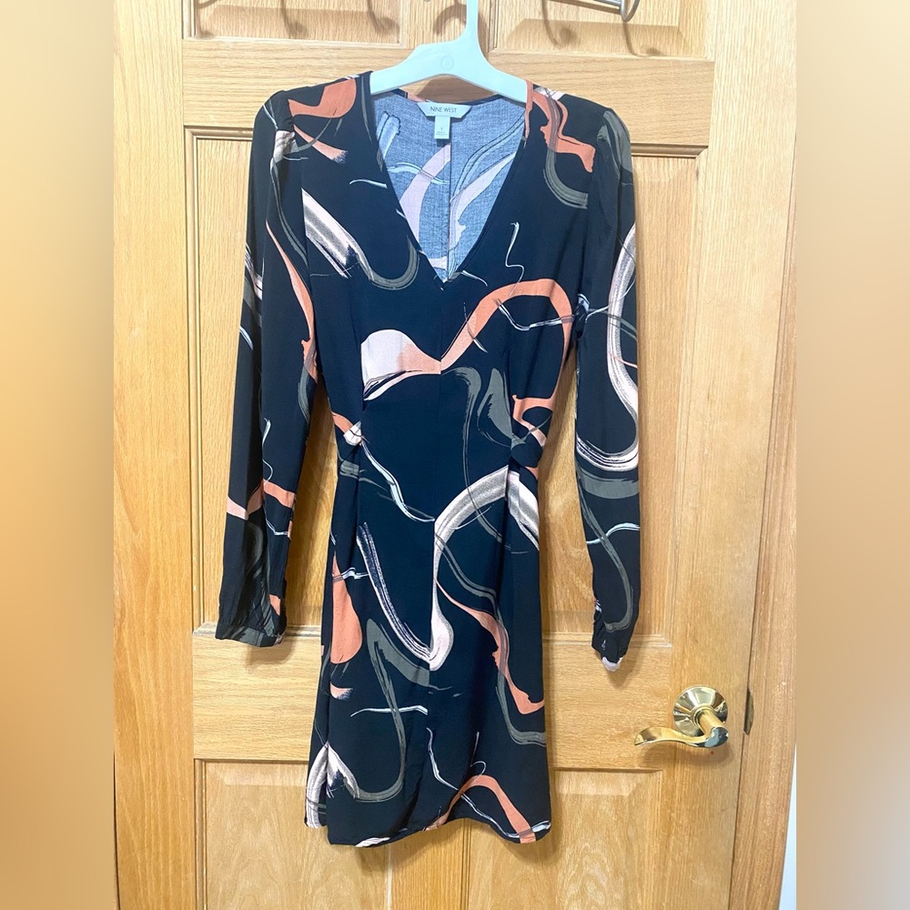 Nine West V-neck Dress - size small - fits up to size 6